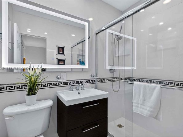 7724 Hawthorne Ave, Miami Beach FL 33141