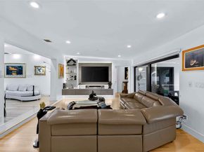 7724 Hawthorne Ave, Miami Beach FL 33141