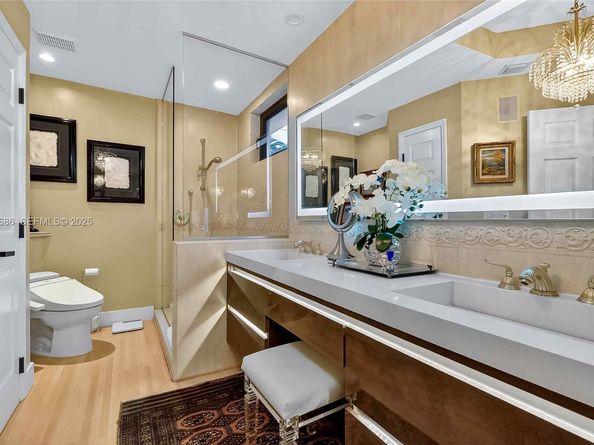 7724 Hawthorne Ave, Miami Beach FL 33141