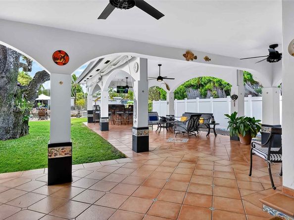 7724 Hawthorne Ave, Miami Beach FL 33141