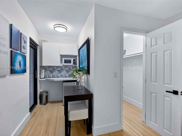 7724 Hawthorne Ave, Miami Beach FL 33141