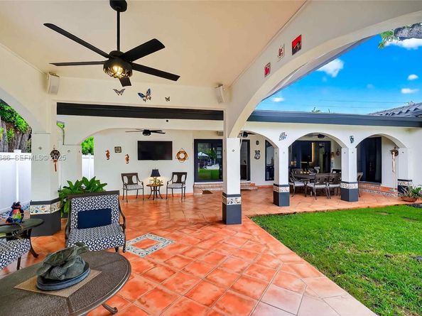 7724 Hawthorne Ave, Miami Beach FL 33141