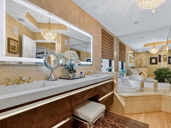 7724 Hawthorne Ave, Miami Beach FL 33141