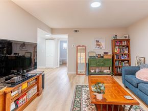 2921 SW 10th St 26, Miami FL 33135