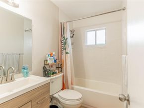 2921 SW 10th St 26, Miami FL 33135