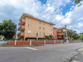 2921 SW 10th St 26, Miami FL 33135