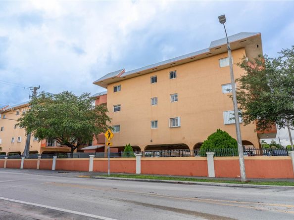 2921 SW 10th St 26, Miami FL 33135