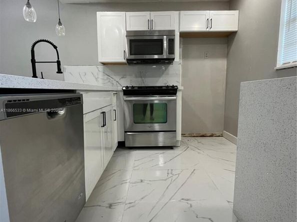 5102 NW 36th St 605, Lauderdale Lakes FL 33319
