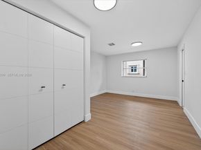 8941 NW 13th St, Plantation FL 33322