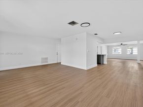 8941 NW 13th St, Plantation FL 33322