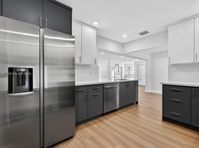 8941 NW 13th St, Plantation FL 33322