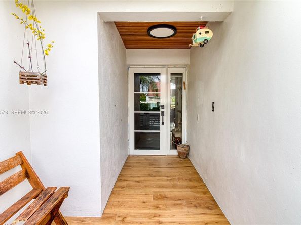 3464 SW 51st St, Hollywood FL 33312