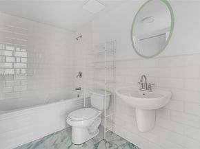 690 SW 1 Ct PHII 19, Miami FL 33130