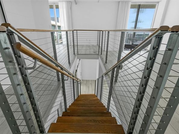 690 SW 1 Ct PHII 19, Miami FL 33130