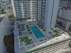 690 SW 1 Ct PHII 19, Miami FL 33130
