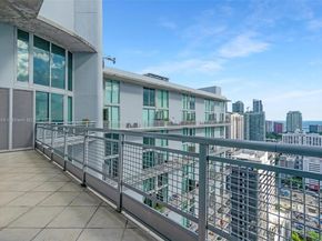 690 SW 1 Ct PHII 19, Miami FL 33130