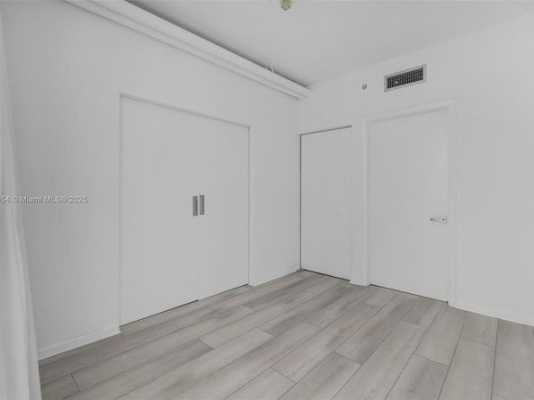 690 SW 1 Ct PHII 19, Miami FL 33130