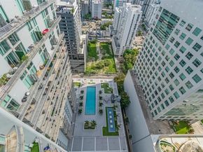 690 SW 1 Ct PHII 19, Miami FL 33130