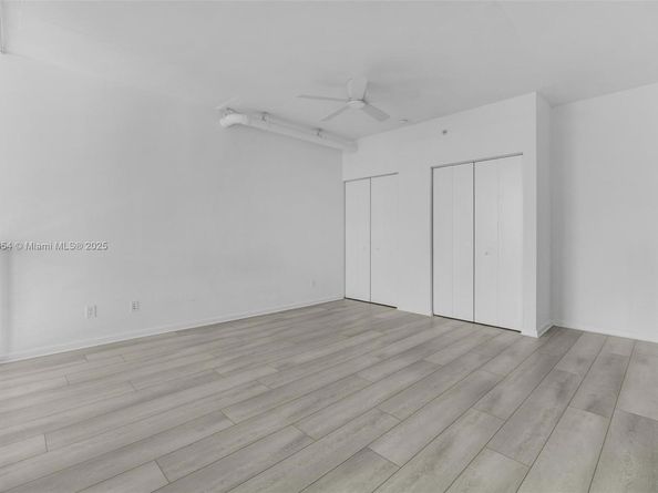 690 SW 1 Ct PHII 19, Miami FL 33130