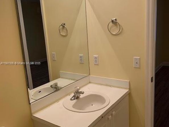 1300 NE 109th St 202, Miami FL 33161