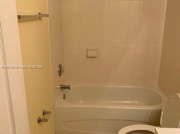 1300 NE 109th St 202, Miami FL 33161