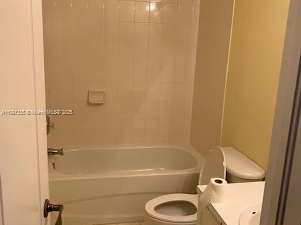 1300 NE 109th St 202, Miami FL 33161