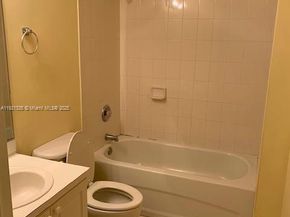 1300 NE 109th St 202, Miami FL 33161