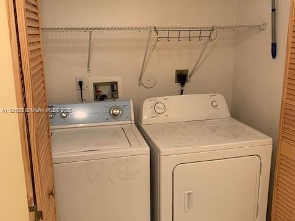 1300 NE 109th St 202, Miami FL 33161