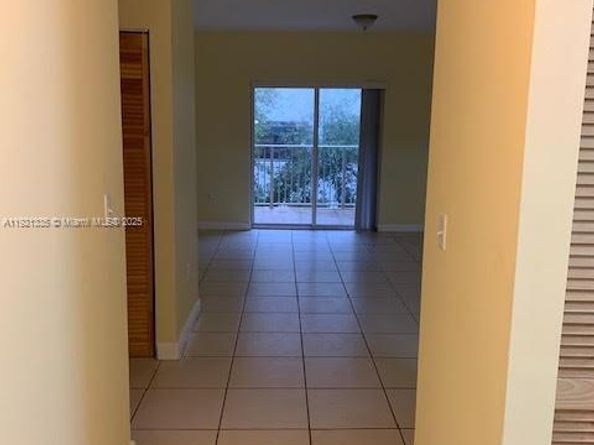 1300 NE 109th St 202, Miami FL 33161