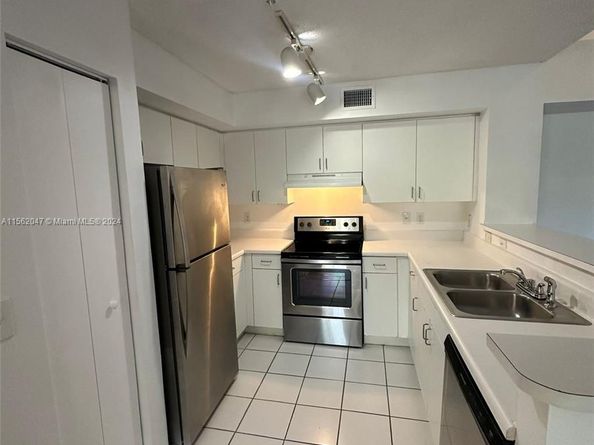 4848 N State Road 7 4306, Coconut Creek FL 33073
