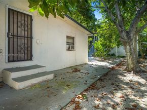 128 NW 53rd St, Miami FL 33127