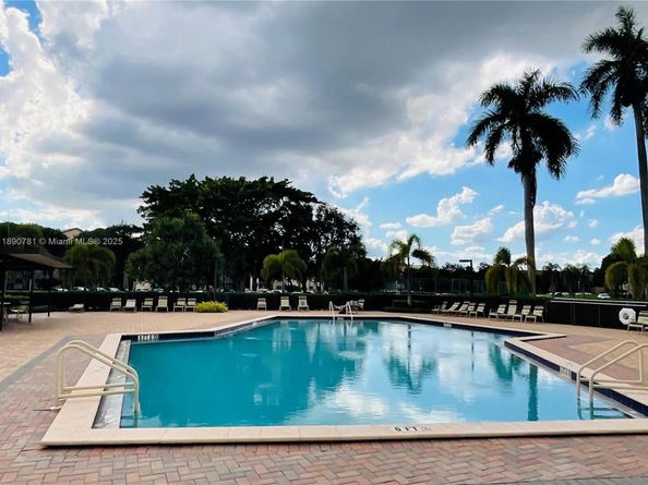 12500 SW 5th Ct 412M, Pembroke Pines FL 33027
