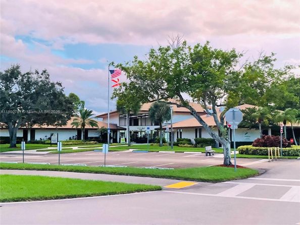 12500 SW 5th Ct 412M, Pembroke Pines FL 33027