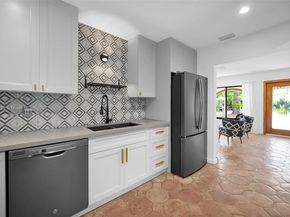 121 NW 55th St, Oakland Park FL 33309