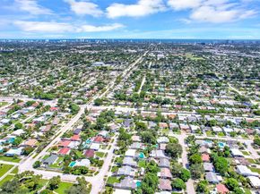 121 NW 55th St, Oakland Park FL 33309