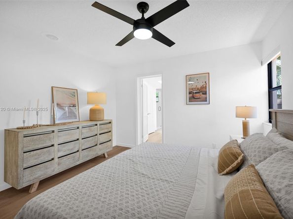 121 NW 55th St, Oakland Park FL 33309