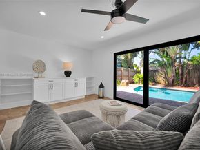 121 NW 55th St, Oakland Park FL 33309