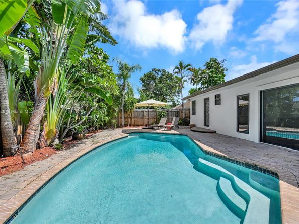 121 NW 55th St, Oakland Park FL 33309