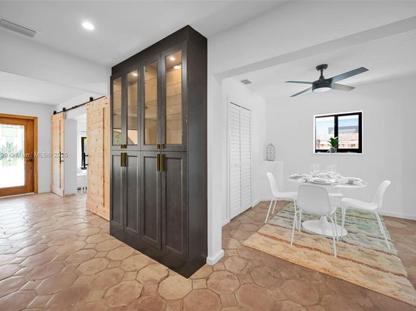 121 NW 55th St, Oakland Park FL 33309