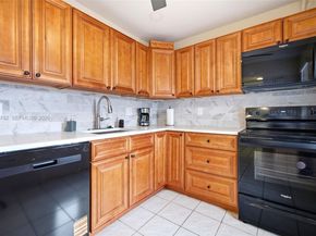 4270 NW 40th St 104, Lauderdale Lakes FL 33319