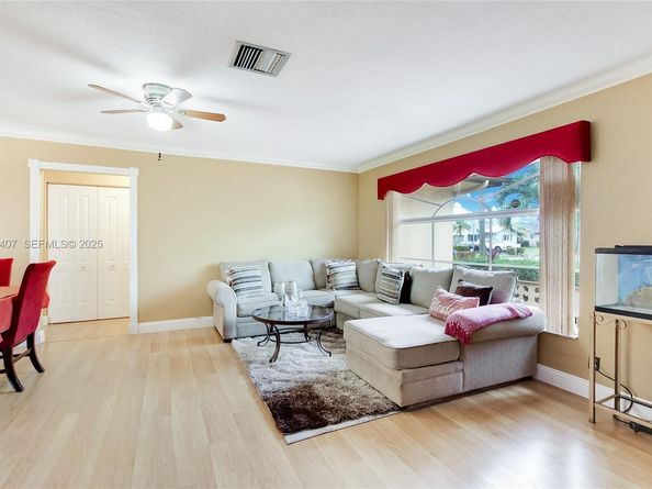 7100 NW 99th Ave, Tamarac FL 33321