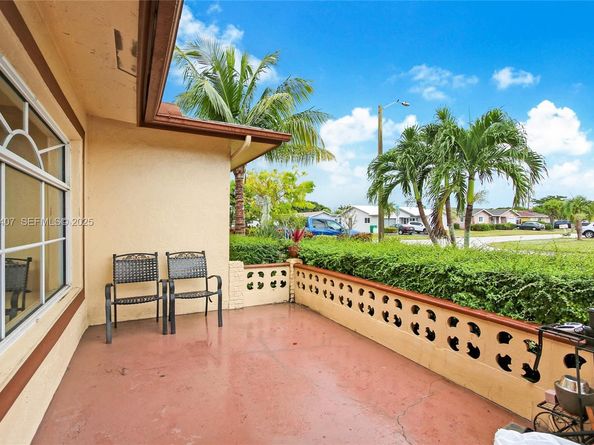 7100 NW 99th Ave, Tamarac FL 33321