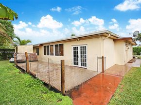 7100 NW 99th Ave, Tamarac FL 33321