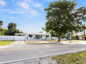 821 N 73rd Ter, Hollywood FL 33024