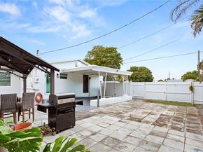 821 N 73rd Ter, Hollywood FL 33024