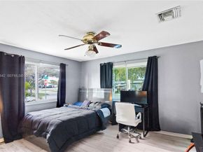 821 N 73rd Ter, Hollywood FL 33024