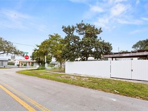 821 N 73rd Ter, Hollywood FL 33024