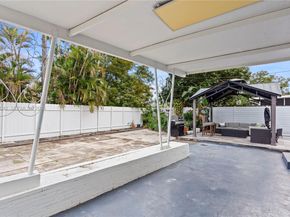 821 N 73rd Ter, Hollywood FL 33024