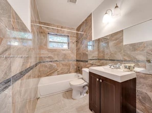 1350 NE 149th St, Miami FL 33161