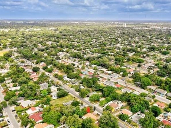 1350 NE 149th St, Miami FL 33161